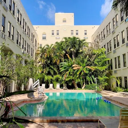 Hemingway Suites At Palm Beach Hotel Island-2