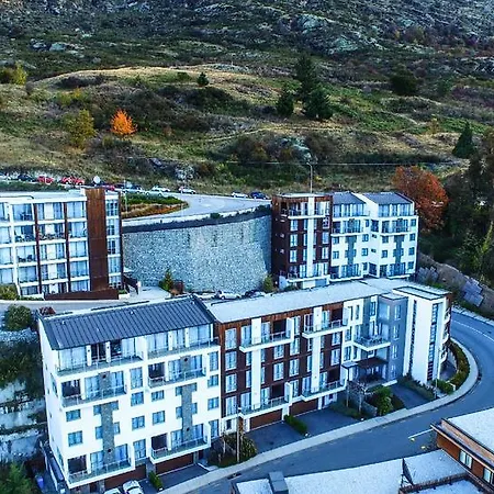 Queenstown Village Apartments-2