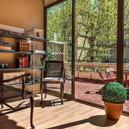 Born Barcelona Hostel (Adults Only)-3