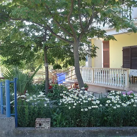 Apartments Cico Starigrad Paklenica-3