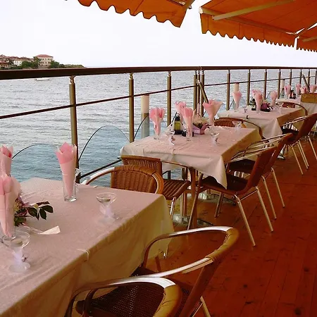 Hotel Parnasse-3