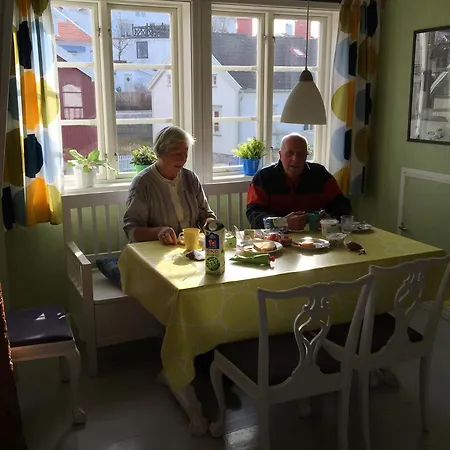 Grebbestads Vandrarhem-2