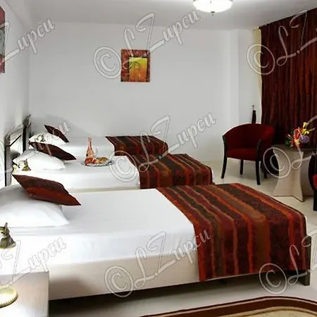 Hotel Royal 2-3