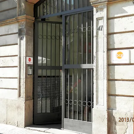 Barcelona Central Garden Hostal-2