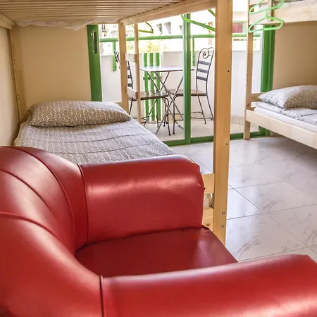 Backpacker Accommodation-2