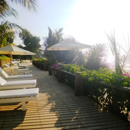 Hotel Grandmare & Bungalows-2