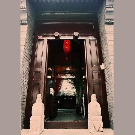 Kelly'S Courtyard Hotel-3