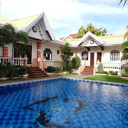 The Executive Villa Inn & Suites-2