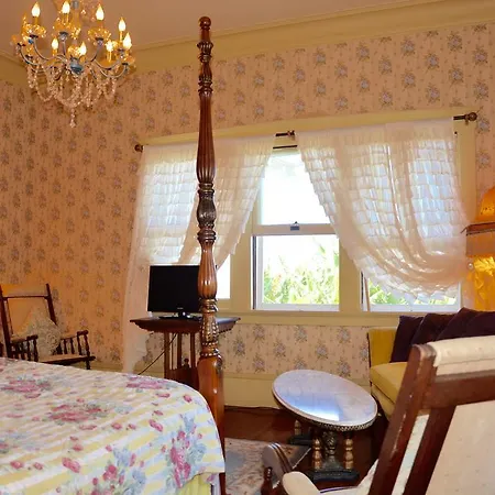 Manoa Valley Inn-3