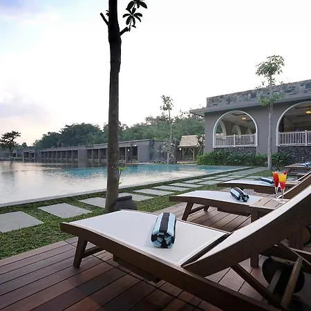 The Westlake Hotel & Resort Yogyakarta-2