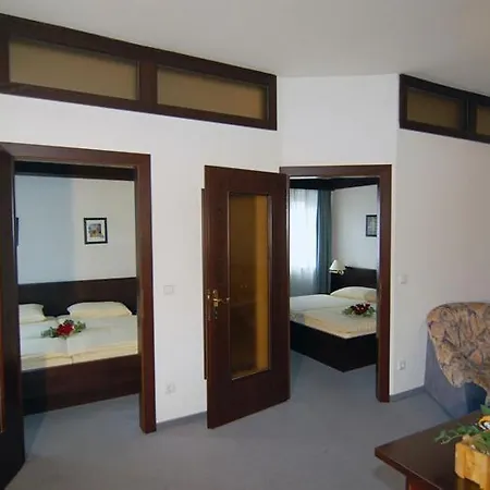 Hotel Goldener Hirsch-3