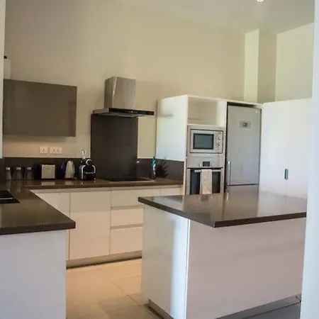 Esplanade Beach Apartment By Horizon Holidays-2