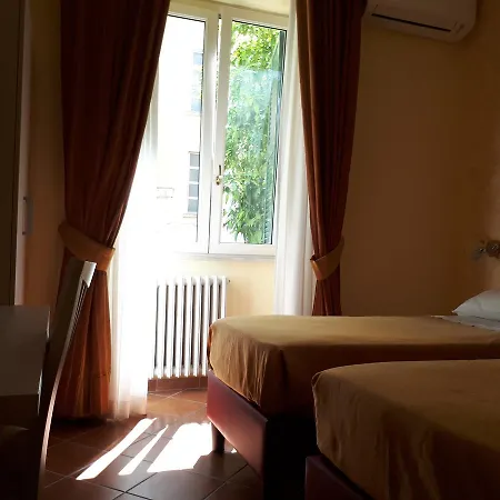 Clodio Rooms-3
