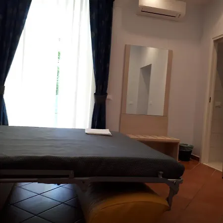 Clodio Rooms-2