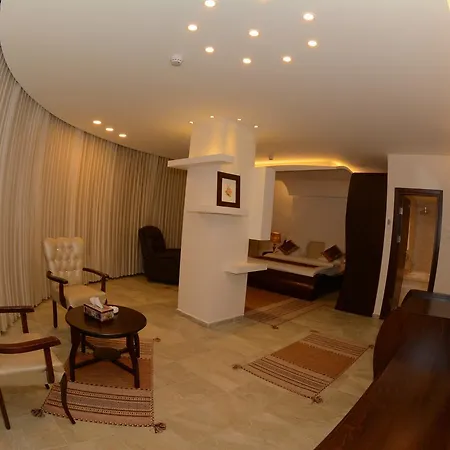 Royal Suites-3