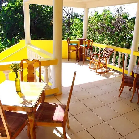 Sunshine Hotel Little Corn Island-2