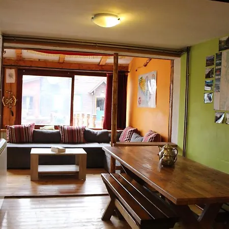 Hostel Hikers Den-2