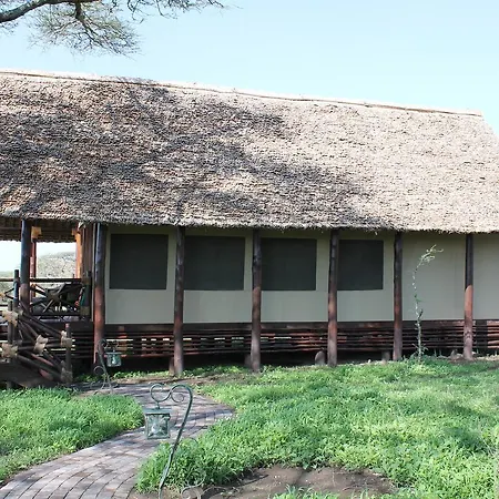 Lake Ndutu Luxury Tented Lodge-3