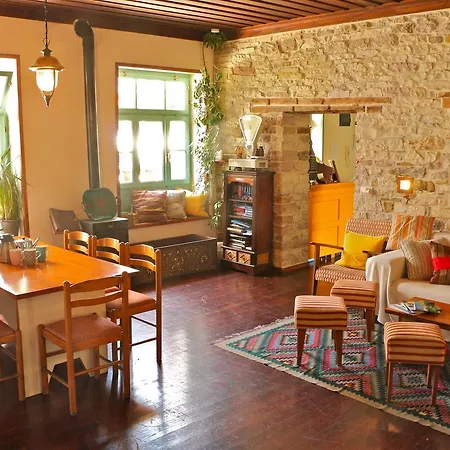 Stone City Hostel-3