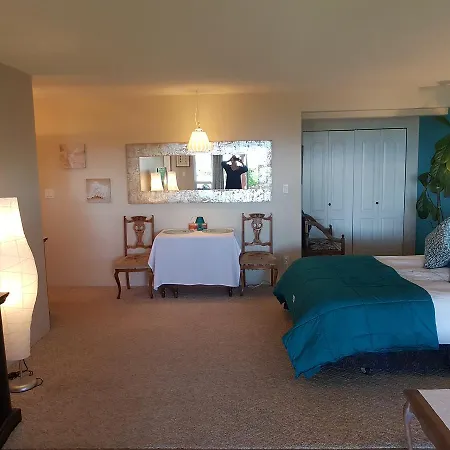 Davis Bay Bed & Breakfast-3