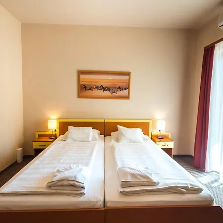Beach Hotel-2