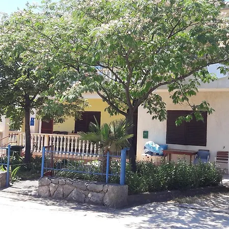 Apartments Cico Starigrad Paklenica-2