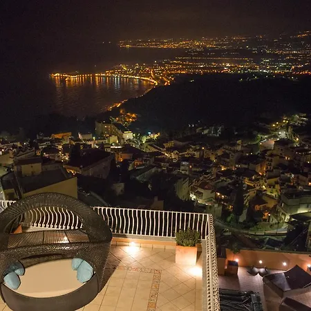 Villa Le Terrazze Charming Rooms-3