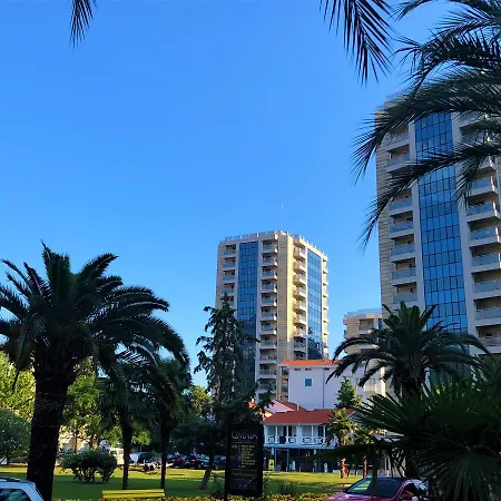 Beachfront Fontana 20-3