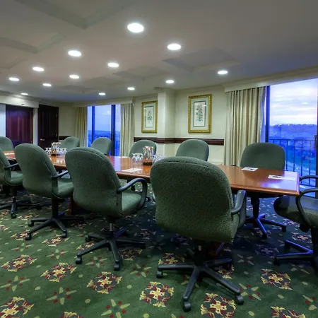 Radisson Hotel Cincinnati Riverfront-2