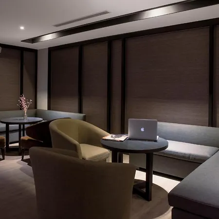 Platinum Hotel-2
