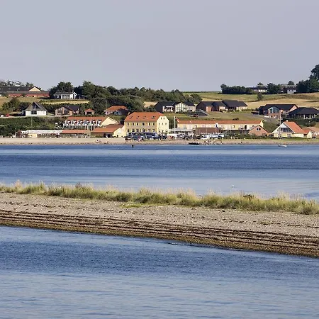 Hvalpsund Faergekro-3