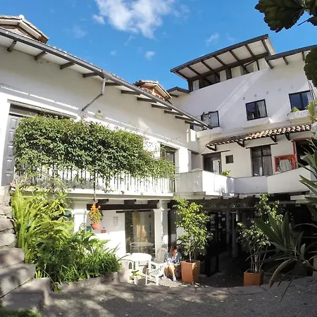 Hostal L'Auberge Inn-2