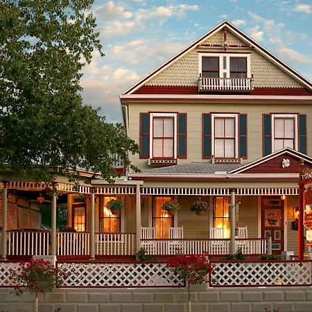 Cedar House Inn-2