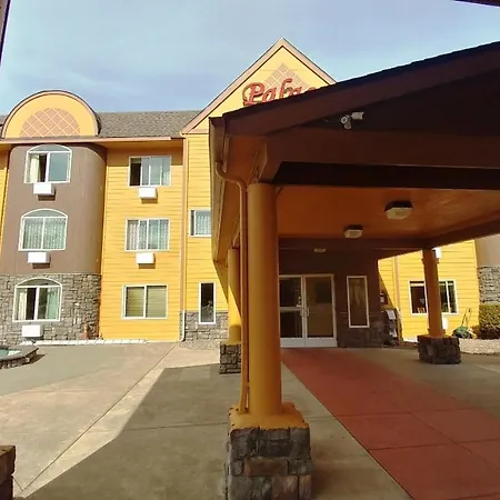 Palace Inn & Suites-3