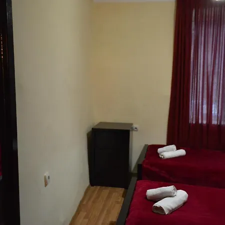 Lomari'S Guest House-3