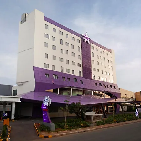 Fame Hotel Gading Serpong-2