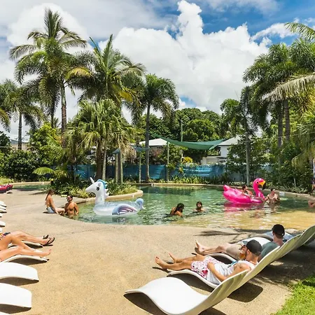 Summer House Cairns-3