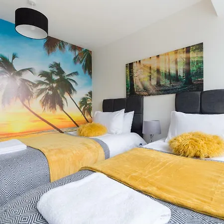 Hs2 Contractors And Long Stays For Insurance And Relocations - 4 Bedroom House With 7 Beds-2 Bathrooms & Drive-2
