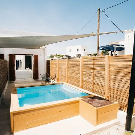 Mesanto Luxury Suites-3