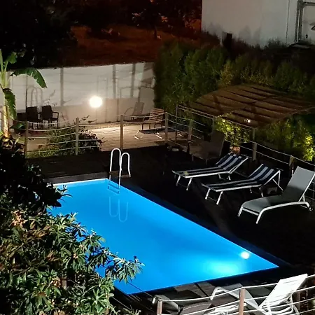 Il Giardino Di Flora Con Piscina & Jacuzzi-3