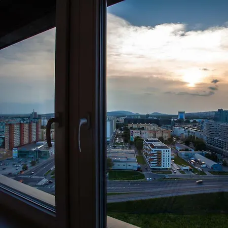 Air-Conditioned City View Apartment 24H Check-In-3