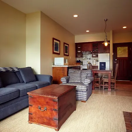 Middle Beach Lodge-3
