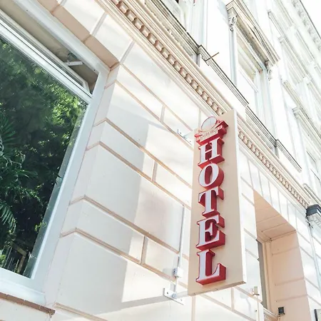 Hotel Hamburger Perle By Uniqstay-2