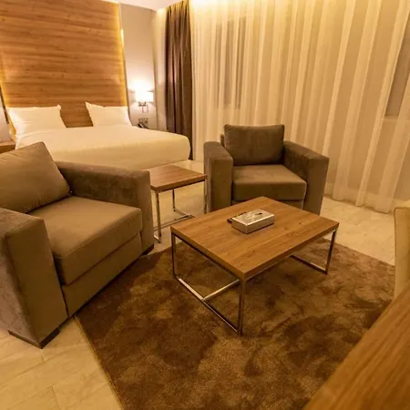 قولدن سكوير طريق الرياض Golden Square Riyadh Road-3