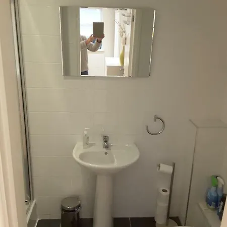 Fabulous Double Ensuite Room In Sefton Park Lark Lane-3