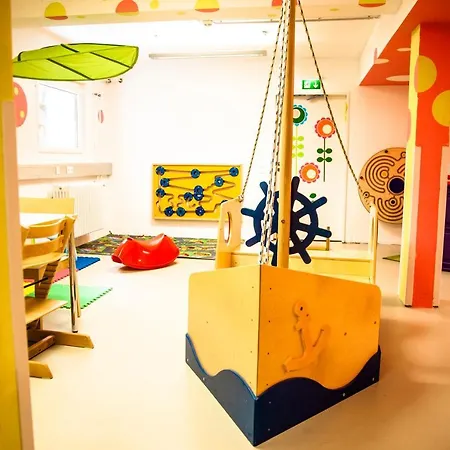 Hi Munich Park Youth Hostel-3