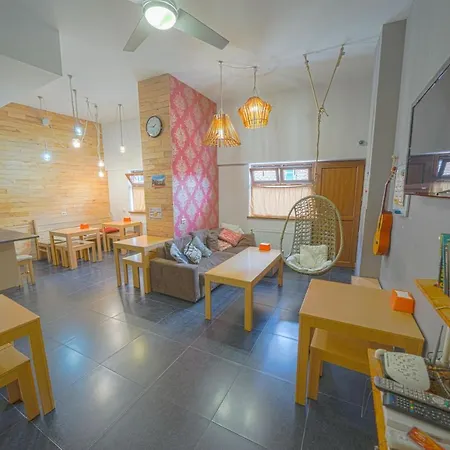 Envoy Hostel And Tours-2