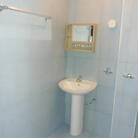 Jasmin'S Room Rental, Room # 3-3