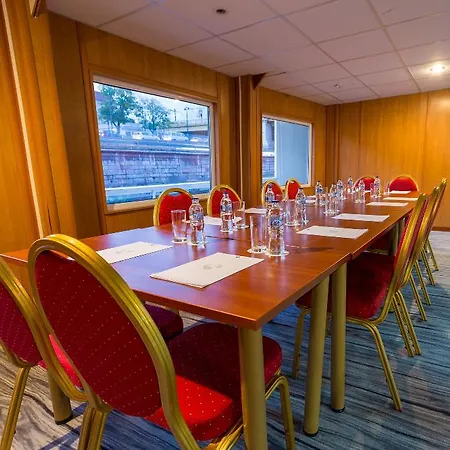 Onriver Hotels - Grand Jules-3
