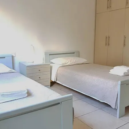 A Great Stay At A Comfortable Large Apartment-3